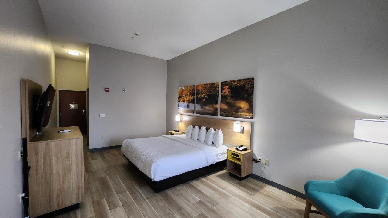 Days Inn & Suites By Wyndham Ръселвил Екстериор снимка