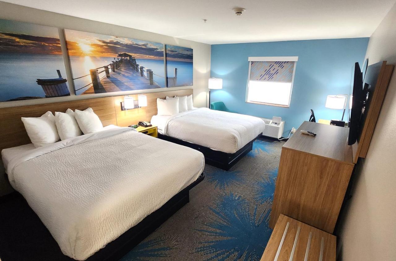 Days Inn & Suites By Wyndham Ръселвил Екстериор снимка