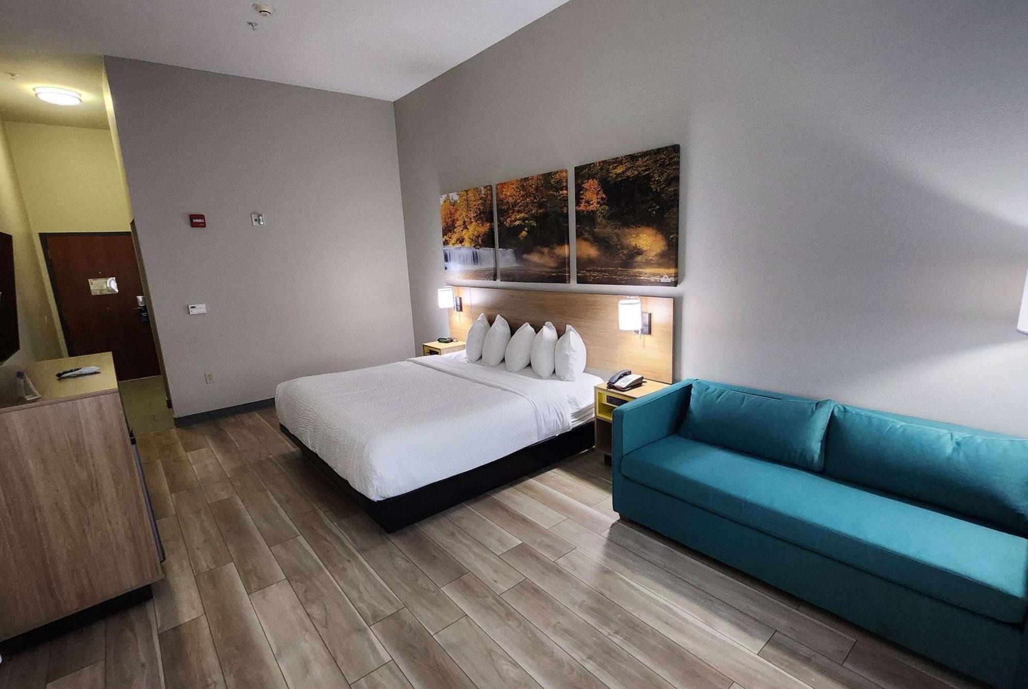 Days Inn & Suites By Wyndham Ръселвил Екстериор снимка