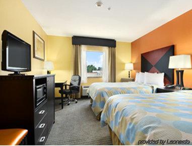Days Inn & Suites By Wyndham Ръселвил Стая снимка